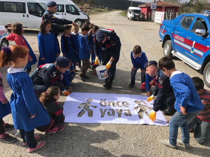 'ÖNCE YAYA'YA YOL VER SONRA GEÇ!