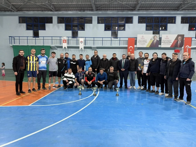 **DURAĞAN VOLEYBOL TURNUVASI FİNALİ COŞKUYLA GERÇEKLEŞTİ**