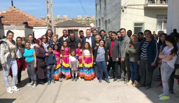 KARADENİZ, ‘ROMANLAR GÜNÜ’NÜ UNUTMADI