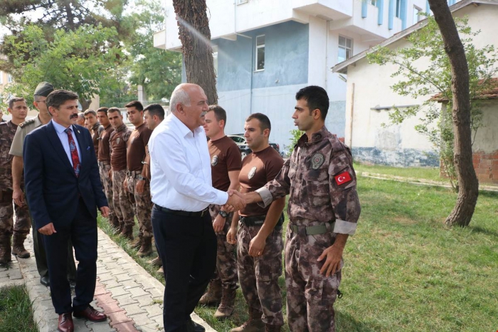 VALİ HASAN İPEK,  ÖZEL HAREKAT  ŞUBE MÜDÜRLÜĞÜNÜ  ZİYARET ETTİ