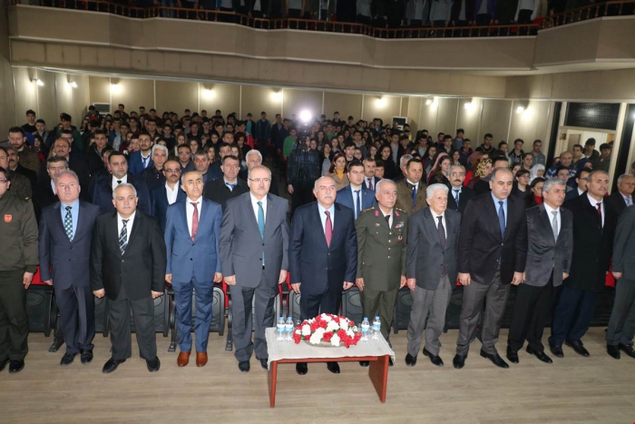 VALİ HASAN İPEK, İSTİKLAL MARŞI’NIN KABULÜ VE MEHMET AKİF ERSOY’U ANMA PROGRAMINA KATILDI